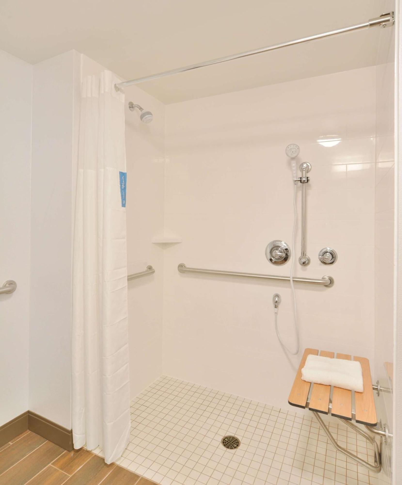 Hampton Inn & Suites Menomonie-Uw Stout מראה חיצוני תמונה